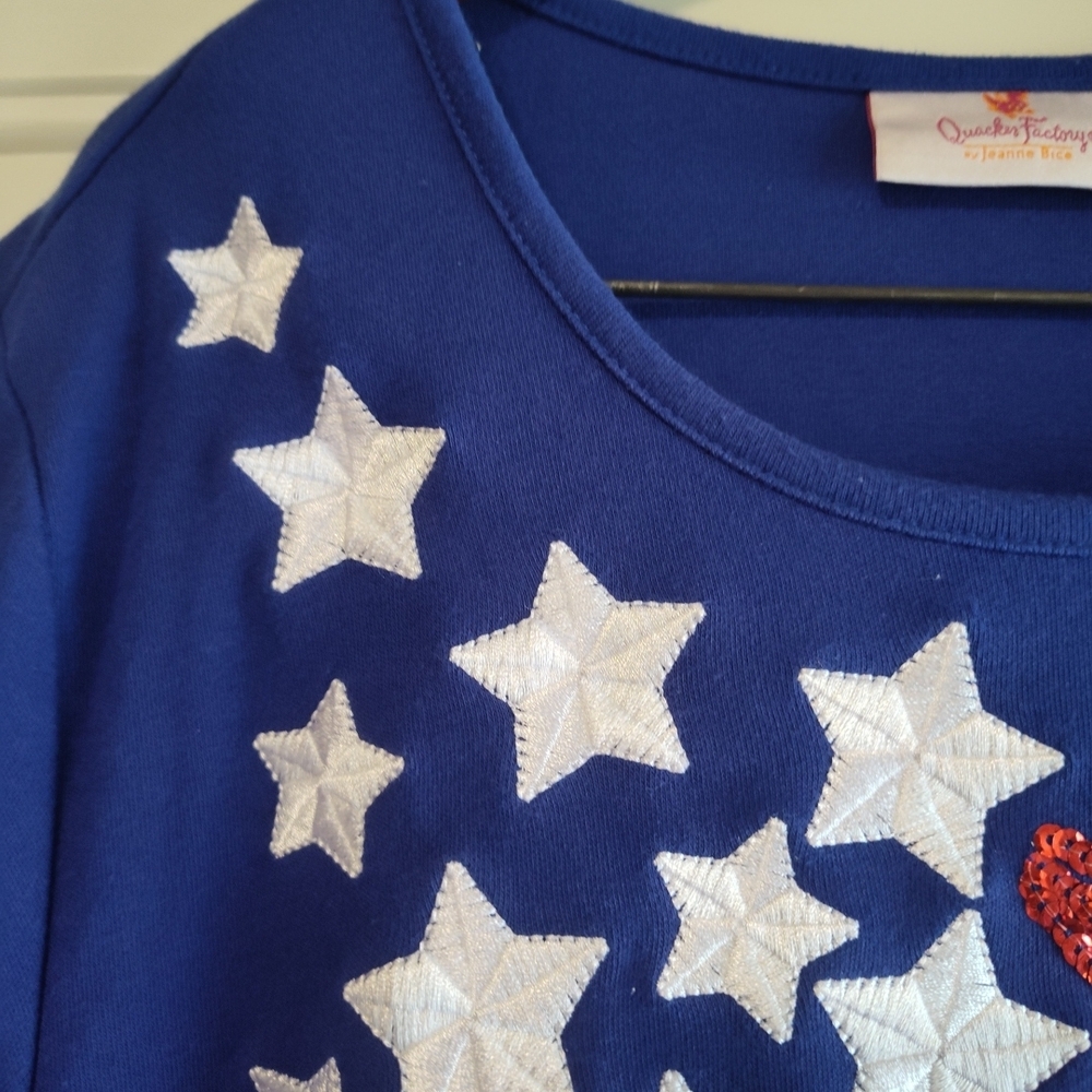 Quacker Factory Blue Tee with Red and White Stars - Picture 2 of 7